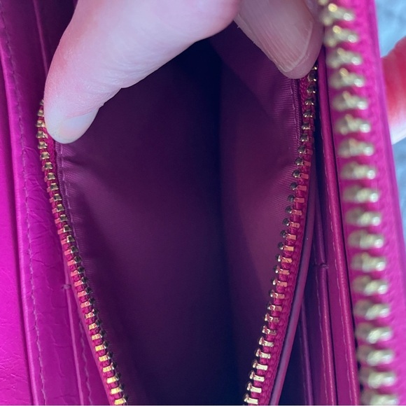EUC Tory Burch Magenta Saffiano Leather Robinson Zip Around Long Wallet. - Picture 5 of 7